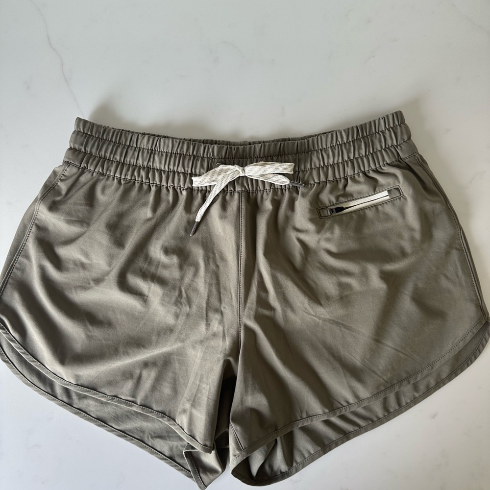 Vuori Clementine 2.0 short LNWOT